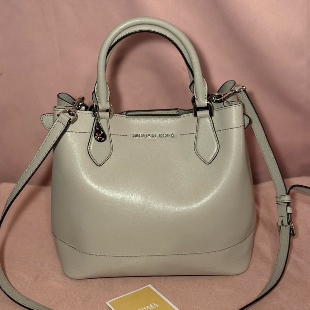 Michael Kors Cream leather Satchel Bag crossbody
